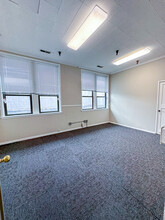 1020 Cedar Ave, St Charles, IL for lease Interior Photo- Image 2 of 3