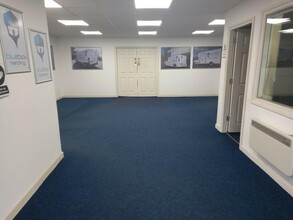 Maes Y Clawdd, Oswestry for lease Interior Photo- Image 2 of 5