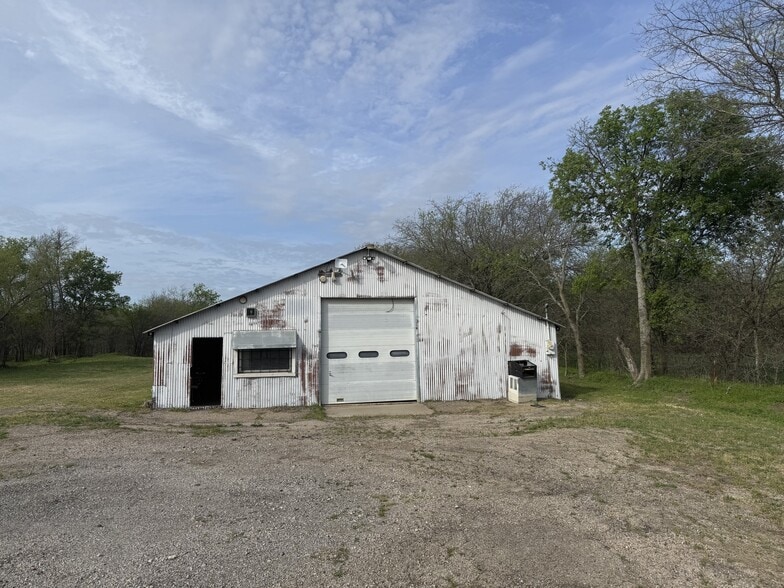 301 FM 2738, Alvarado, TX for lease - Primary Photo - Image 1 of 4