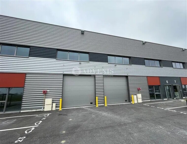 Flex in Le Thillay for lease - Building Photo - Image 2 of 7