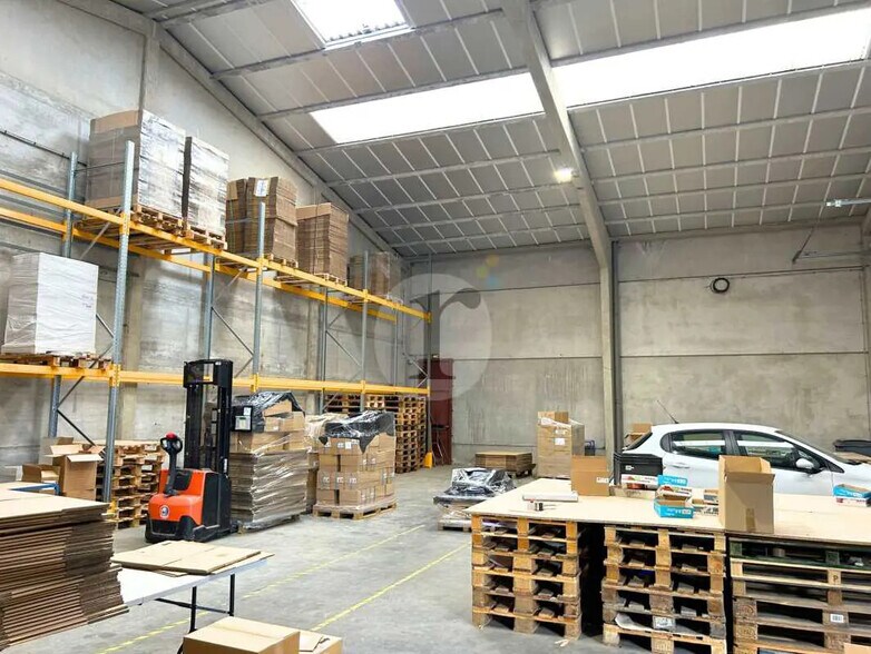 Flex in VILLENEUVE-D'ASCQ for lease - Building Photo - Image 3 of 4