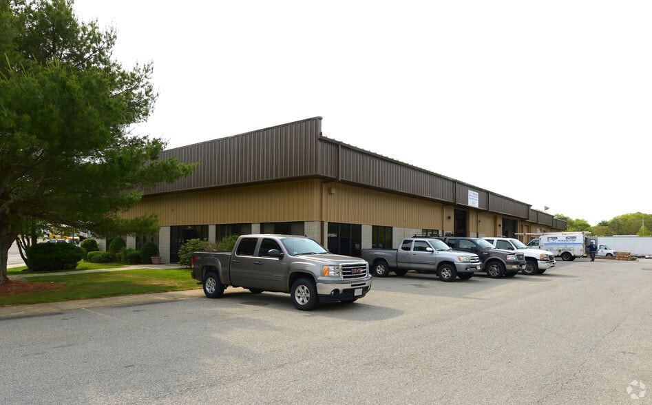 21 Fruean Way, South Yarmouth, MA for sale - Building Photo - Image 3 of 20