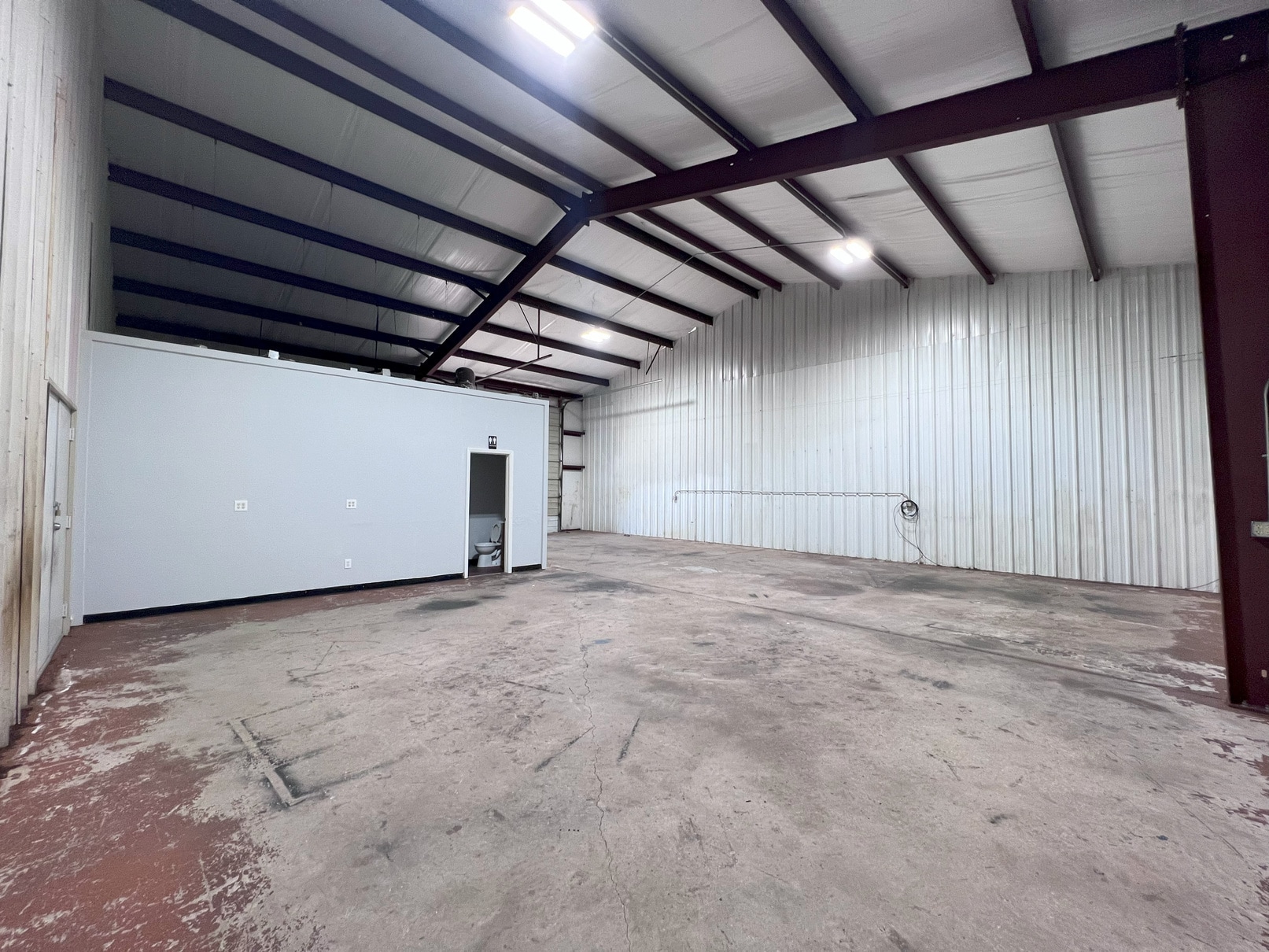 2321 N Masch Branch Rd, Denton, TX for lease Interior Photo- Image 1 of 1