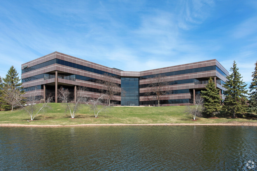 6000 Clearwater Dr, Minnetonka, MN for lease - Building Photo - Image 1 of 9