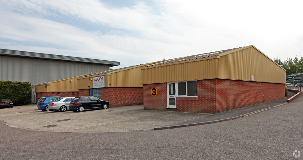 Lennox Rd, Basingstoke, RG22 4DF - Industrial for Lease | LoopNet