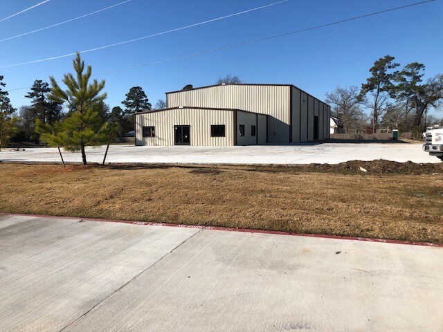 2929 E Davis St, Conroe, TX for sale - Building Photo - Image 1 of 1