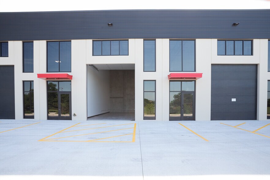 503 S Weber Rd, Bolingbrook, IL for lease - Building Photo - Image 2 of 5