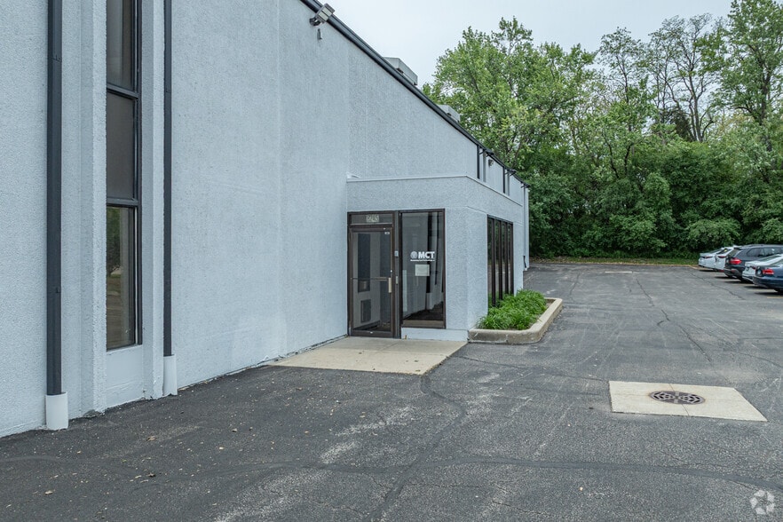 8245 S Lemont Rd, Darien, IL for sale - Building Photo - Image 3 of 5