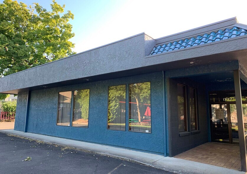 1737 Main St, Washougal, WA for sale - Building Photo - Image 1 of 1