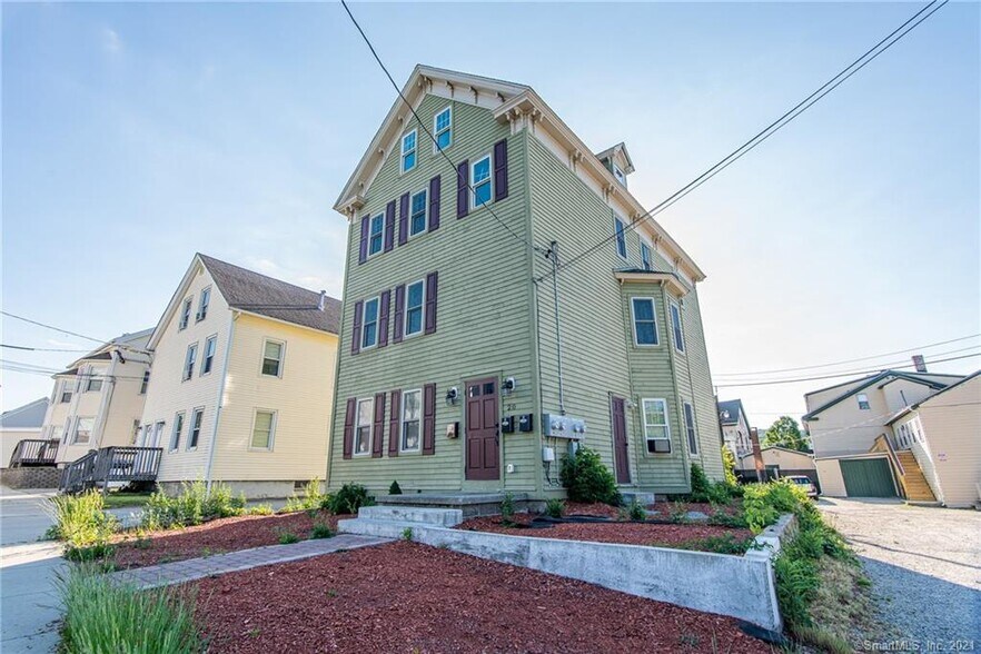 20A Water St, Danielson, CT 06239