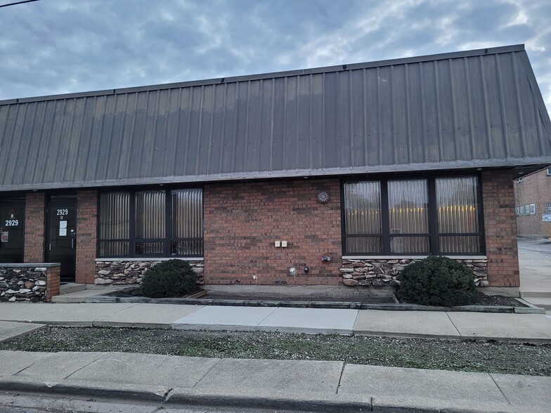 2929 S 18th Ave, Broadview, IL for lease - Building Photo - Image 2 of 9