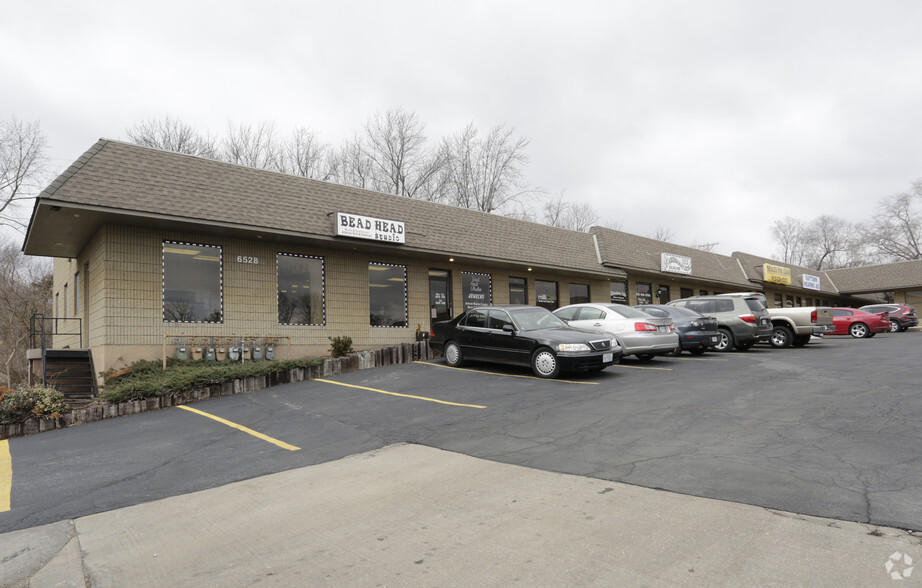 6520-6530 Raytown Rd, Raytown, MO for lease - Building Photo - Image 2 of 3