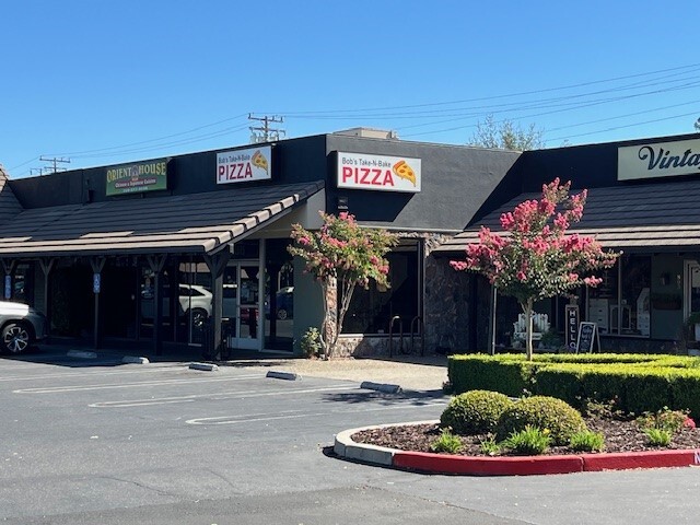 839-921 W Roseburg Ave, Modesto, CA for lease - Building Photo - Image 2 of 8