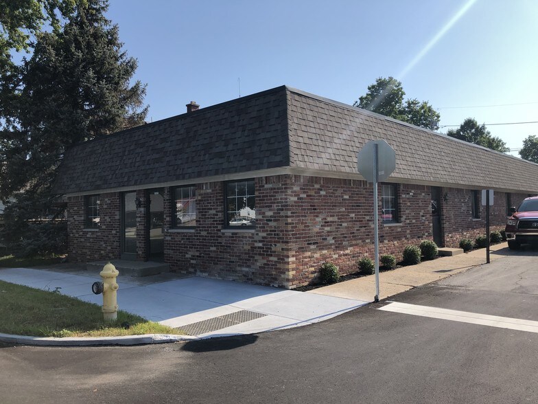 1098 S 10th St, Noblesville, IN 46060