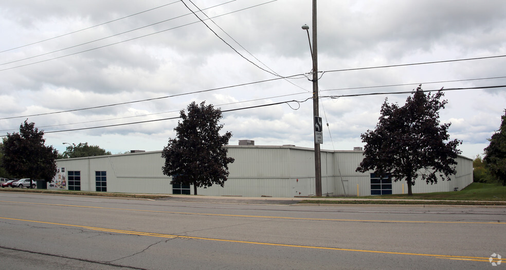 555 Barton St, Hamilton, ON for lease - Building Photo - Image 2 of 2