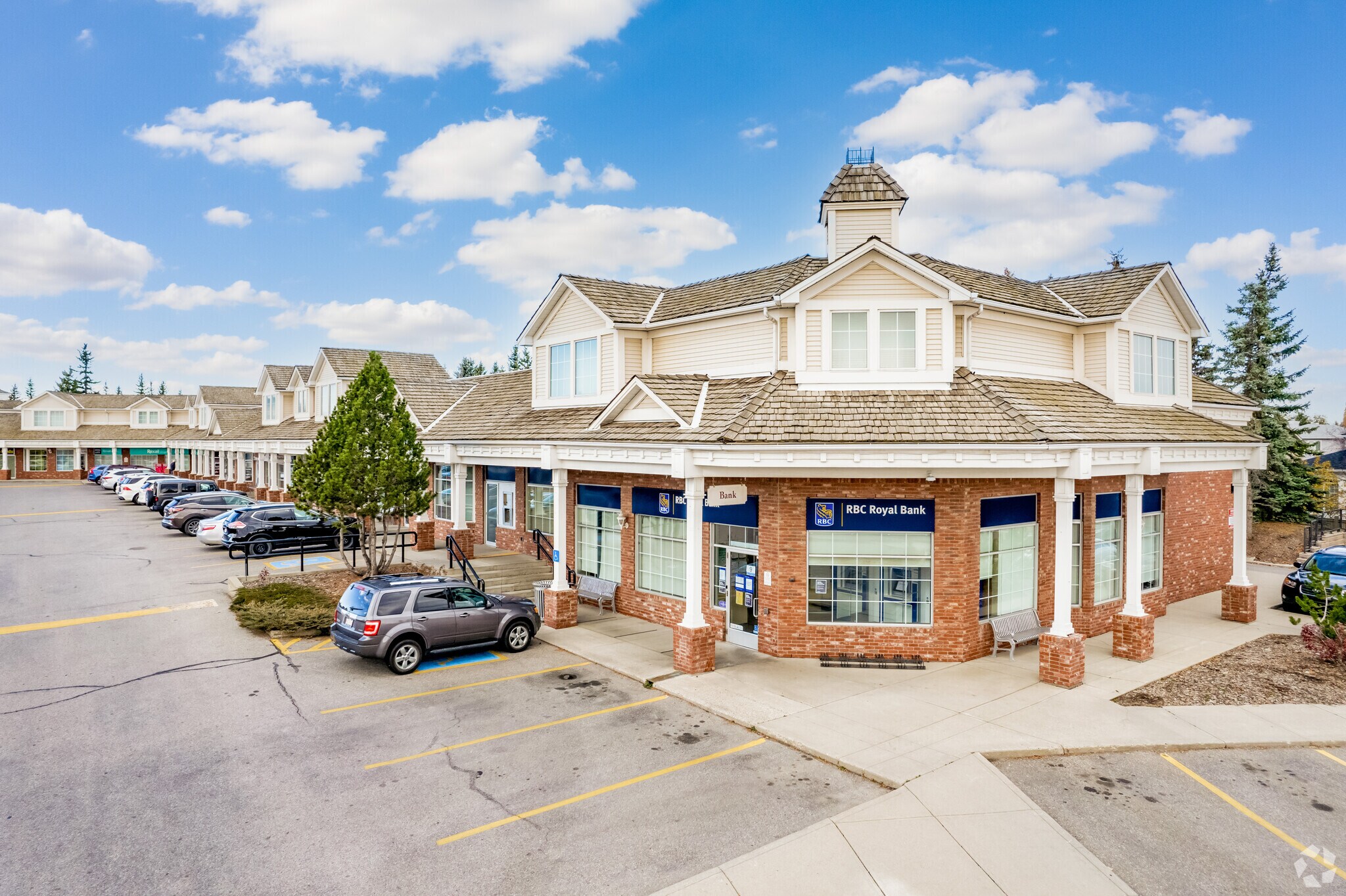 555 Strathcona Blvd SW, Calgary, AB for sale Primary Photo- Image 1 of 1