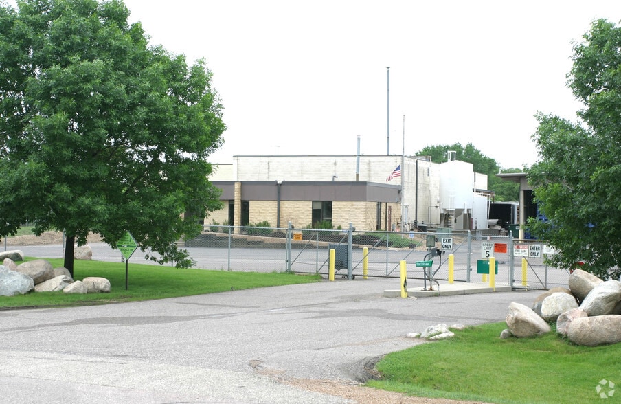 4471 Valley Industrial Blvd S, Shakopee, MN for sale - Building Photo - Image 2 of 3