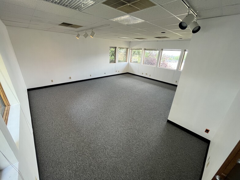 1074 S Alkire St, Lakewood, CO for lease - Building Photo - Image 3 of 12