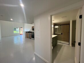 1744 NW 15th St, Oklahoma City, OK for lease Interior Photo- Image 1 of 5