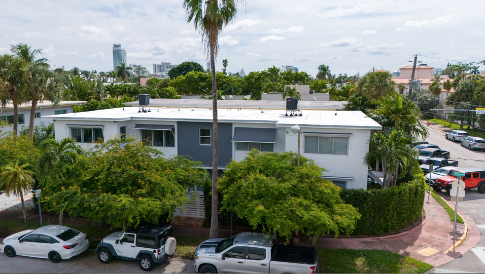 3909 Garden Ave, Miami, FL for sale - Aerial - Image 2 of 35