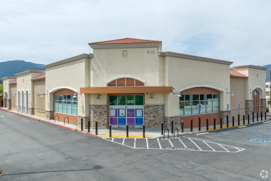 910 W Ontario Ave, Corona, CA for lease - Primary Photo - Image 1 of 5