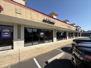 3042-3058 W Goodman Rd, Horn Lake, MS for lease Building Photo- Image 1 of 6