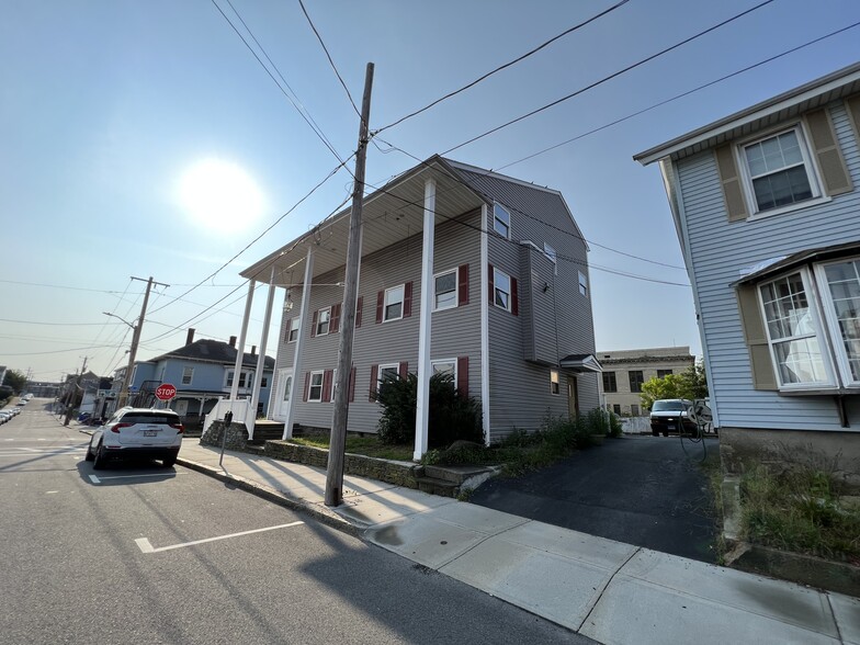 289 Bank St, Fall River, MA for sale - Building Photo - Image 1 of 1