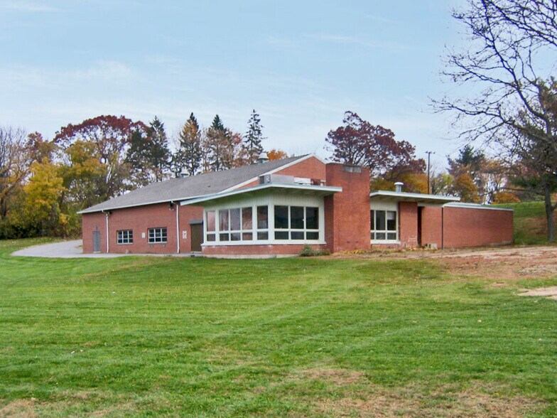 466 S Broad St, Meriden, CT 06450