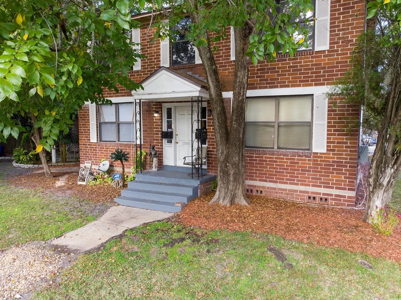 Riverside 12 Units portfolio of 3 properties for sale on LoopNet.com - Building Photo - Image 3 of 16