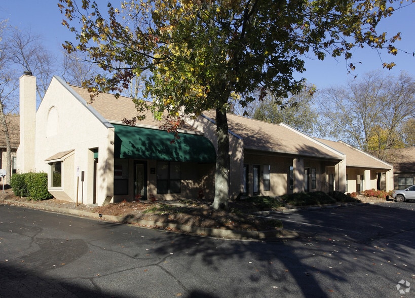 770 Old Roswell Pl, Roswell, GA for lease - Primary Photo - Image 1 of 15