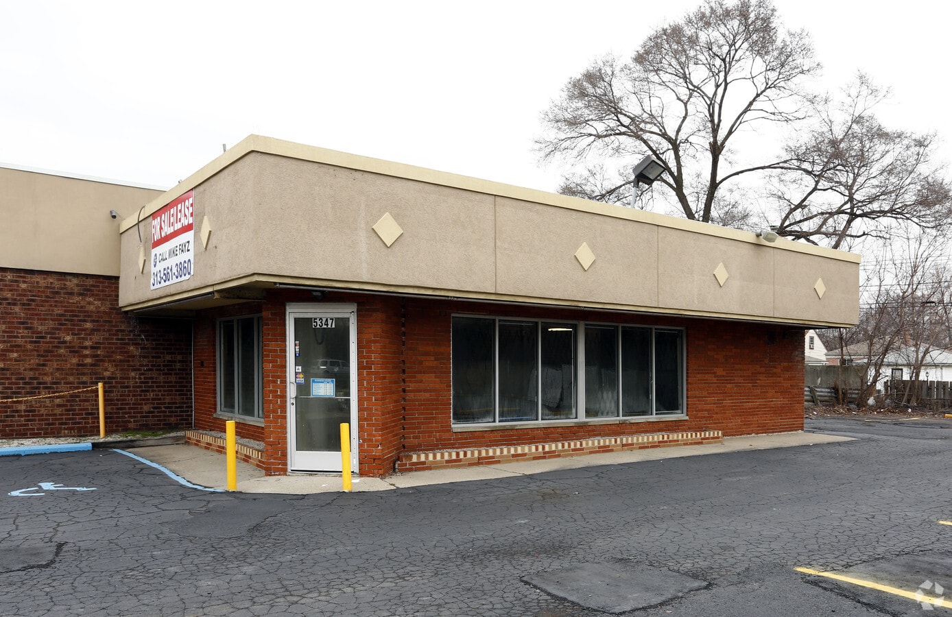 5347 S Telegraph Rd, Dearborn Heights, MI 48125