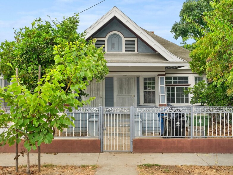 1220 W 25th St, Los Angeles, CA for sale - Primary Photo - Image 1 of 15