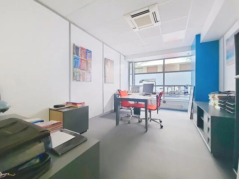 Office in Paris for sale - Interior Photo - Image 3 of 6