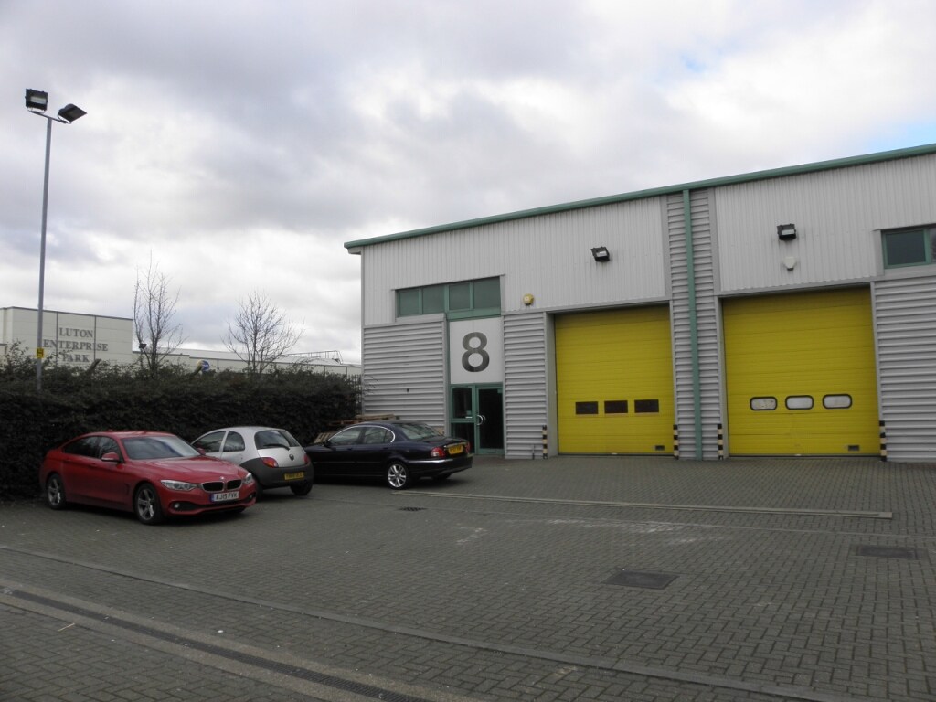 Sundon Park Rd, Luton, BDF LU3 3GU