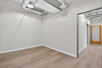 10999 Riverside Dr, North Hollywood, CA for lease Interior Photo- Image 1 of 14