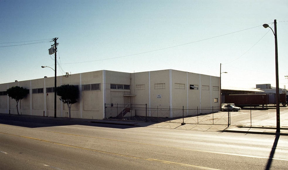 2900-2905 Ayers Ave, Vernon, CA for lease - Building Photo - Image 2 of 11