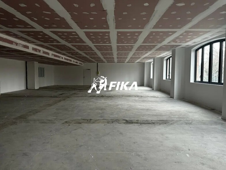 Office in Toulouse for lease - Interior Photo - Image 1 of 8