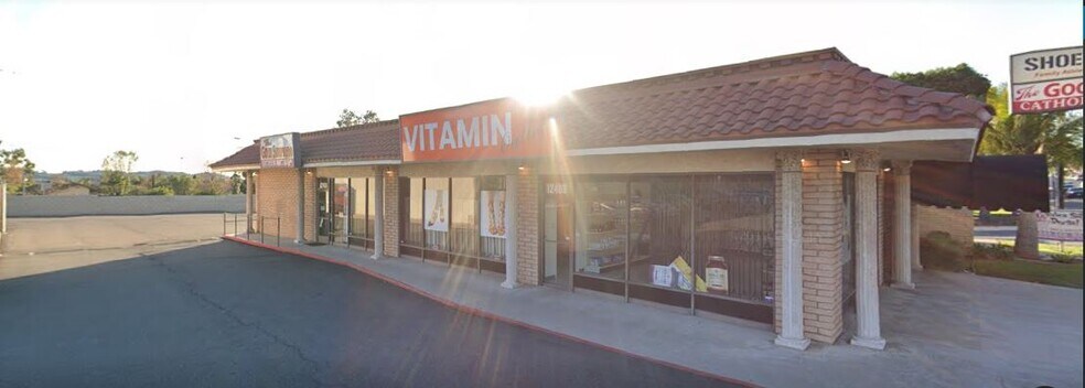 1200-1240 W Whittier Blvd, La Habra, CA for lease - Building Photo - Image 2 of 6