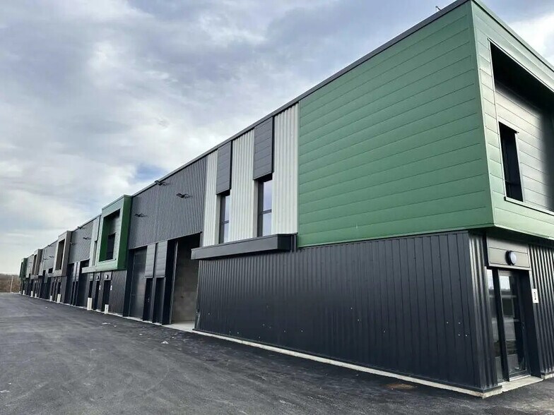 Flex in VILLETTE-D'ANTHON for lease - Building Photo - Image 1 of 41