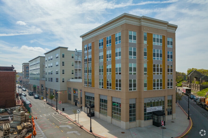 300 Glenwood Ave, Bloomfield, NJ for lease - Building Photo - Image 2 of 5