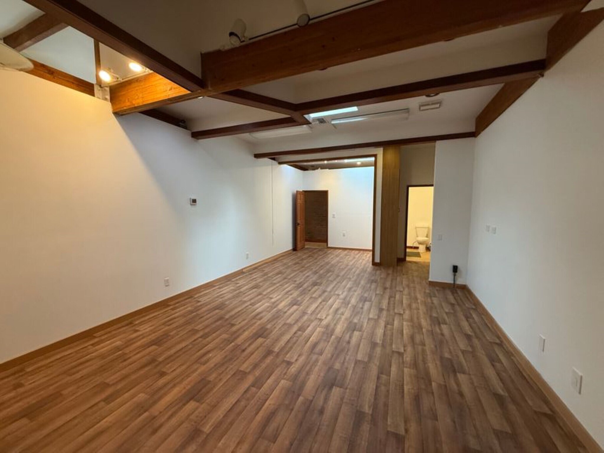 9229-9233 Holman Rd, Seattle, WA for lease Interior Photo- Image 1 of 5