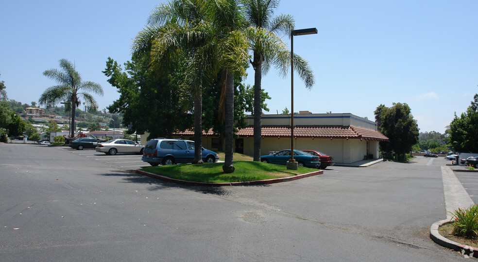 632 Sycamore Ave, Vista, CA for lease - Building Photo - Image 3 of 5