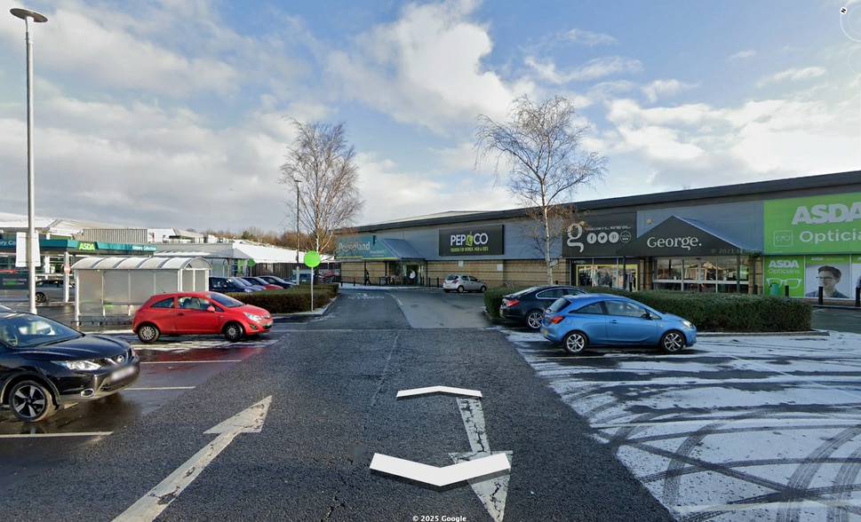 Princess Way, Burnley for lease - Primary Photo - Image 1 of 1