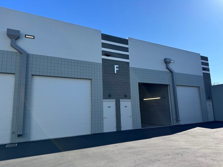 31606 N Cave Creek Rd, Cave Creek, AZ for sale - Building Photo - Image 3 of 40