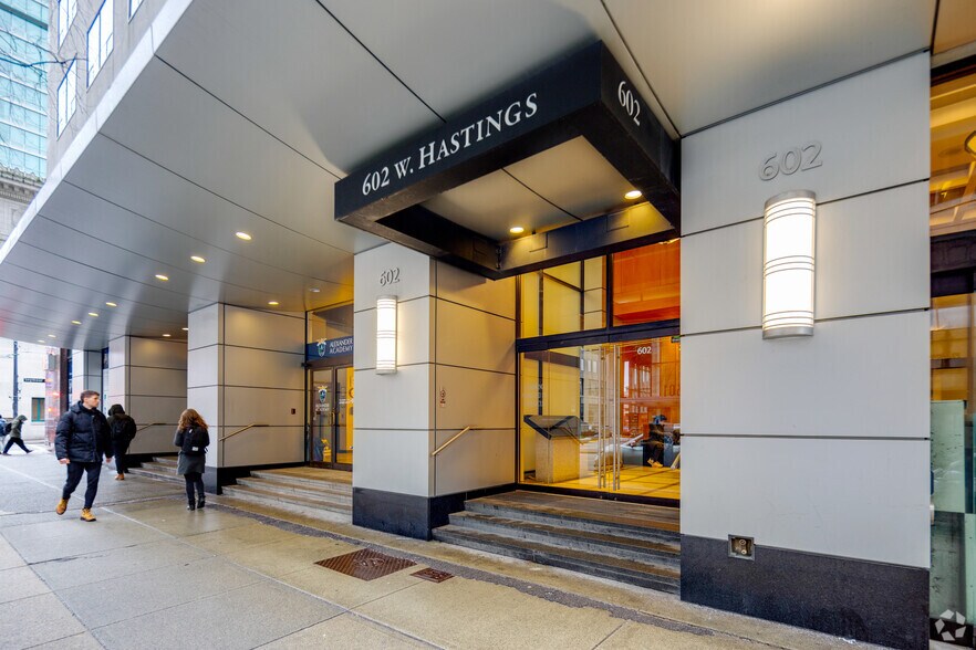 602 W Hastings St, Vancouver, BC for lease - Building Photo - Image 3 of 9