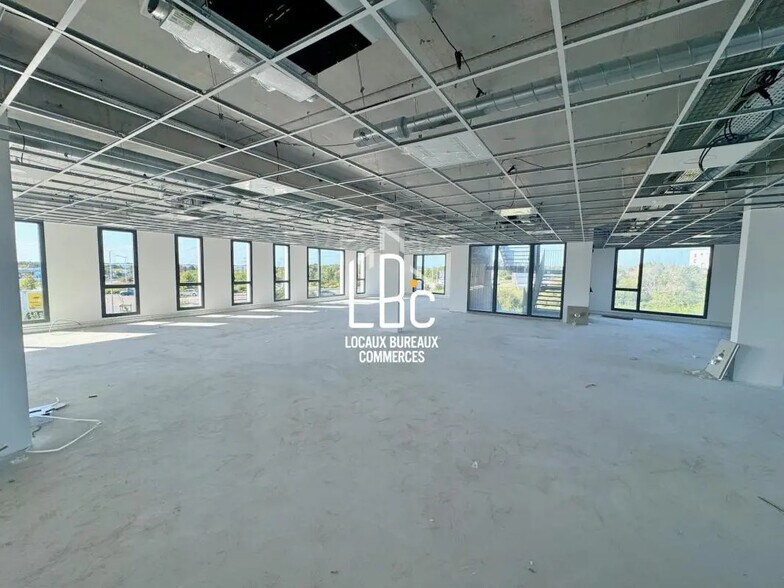 Office in Rezé for lease - Interior Photo - Image 2 of 8