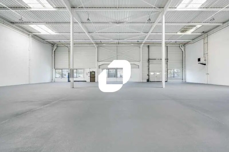 Flex in Le Blanc-Mesnil for lease - Interior Photo - Image 2 of 26