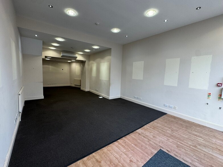 High St, Barnet for lease - Interior Photo - Image 3 of 5