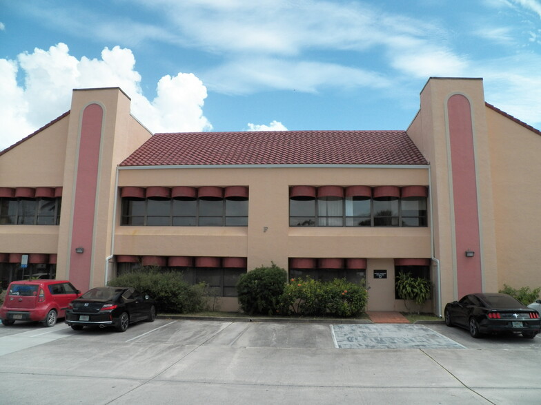 900 SE Ocean Blvd, Stuart, FL for sale - Building Photo - Image 1 of 1