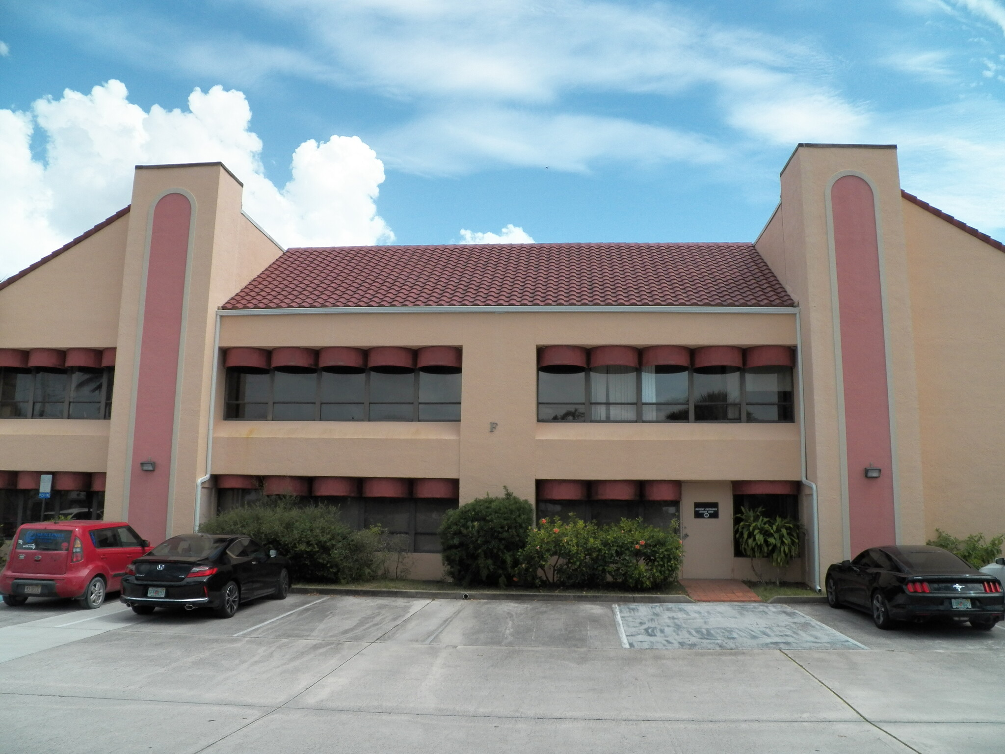 900 SE Ocean Blvd, Stuart, FL for sale Building Photo- Image 1 of 2